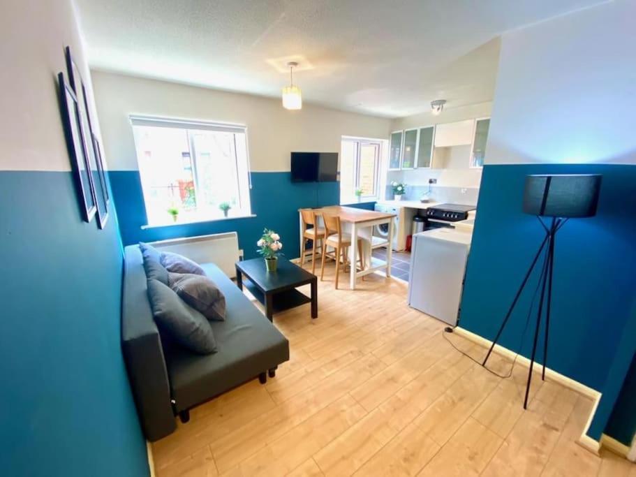Lovely In Centre Leeds Apartment *